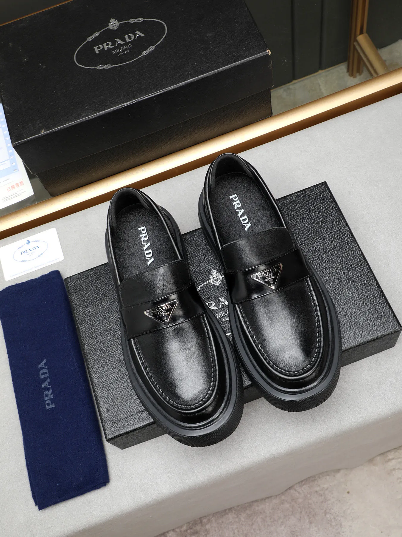 Men's Men's Shoes 💰500 Prada/Prada Men's new casual shoes, this upper is made of imported calfskin + sheep lining! The outsole is made of non-slip foam outsole, which feels good on your feet and is a fashionable and stylish item!  Size: 38-44 (45 customized)